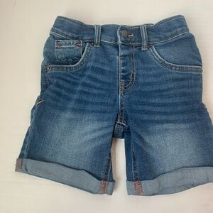 Boys CAT & JACK Denim shorts. 5T